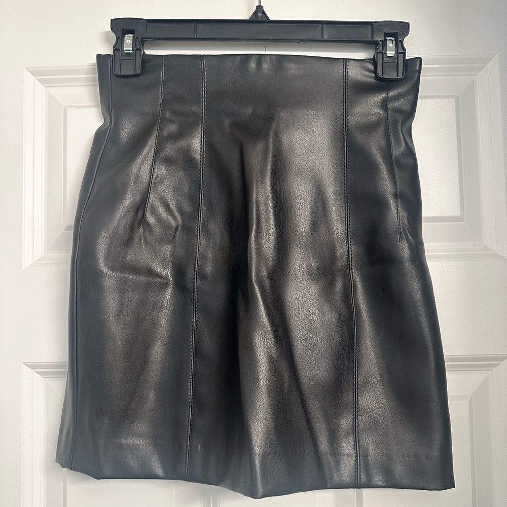 Zara Faux Leather Mini Skirt Size small
